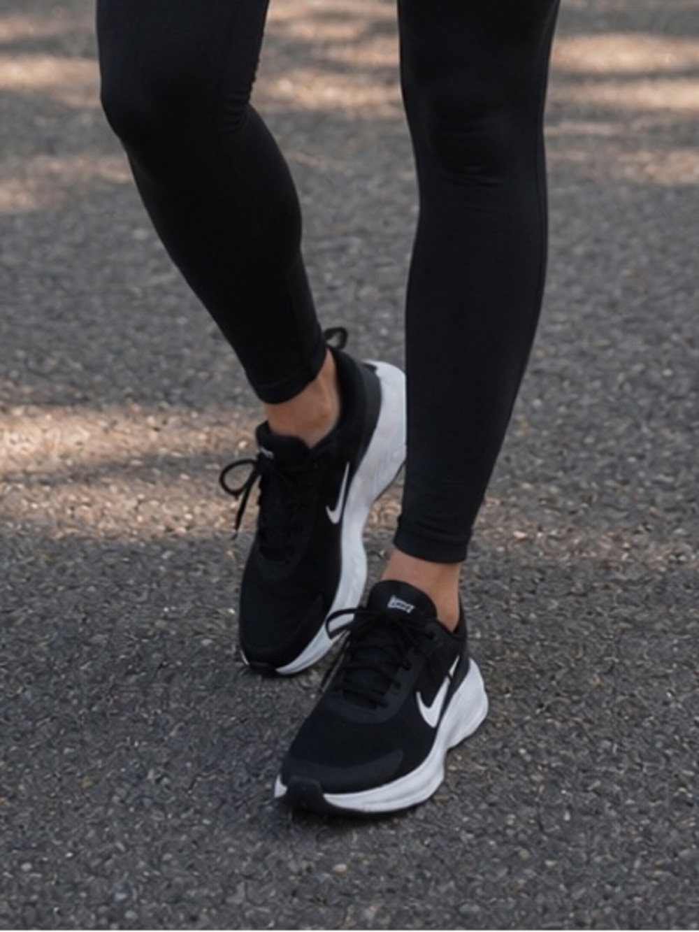 Nike • Promina Walking & Lifestyle Athletic Shoes, Size 9 - Picture 3 of 16